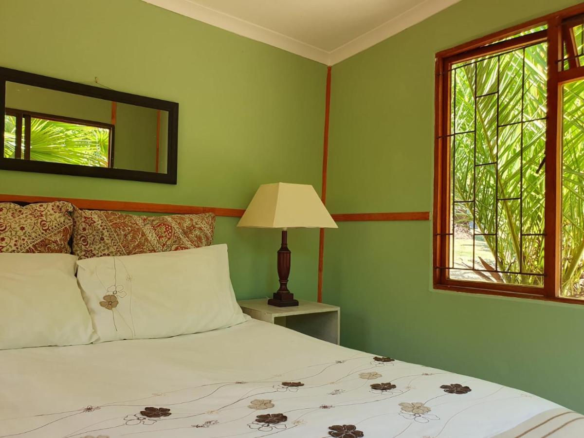 The Farmhouse Palm Tree Cabin Stellenbosch Exterior photo